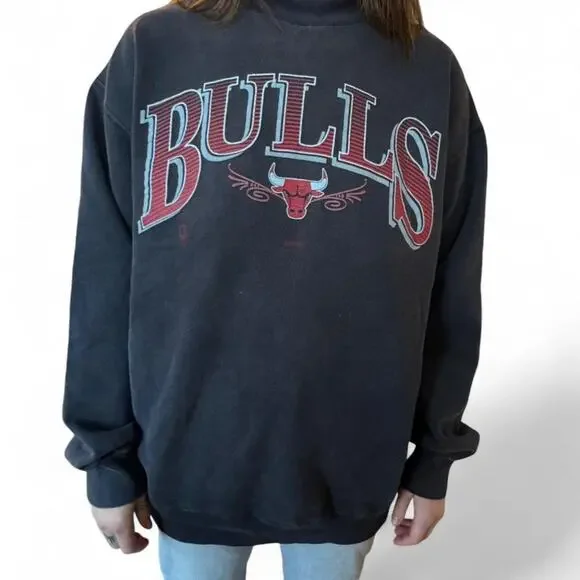 Vintage Chicago bulls black crew neck sweatshirt distressed - Picture 2 of 8